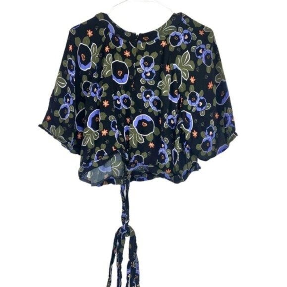 Eloquii Black Floral Cropped Tie Waist Top - Picture 7 of 7